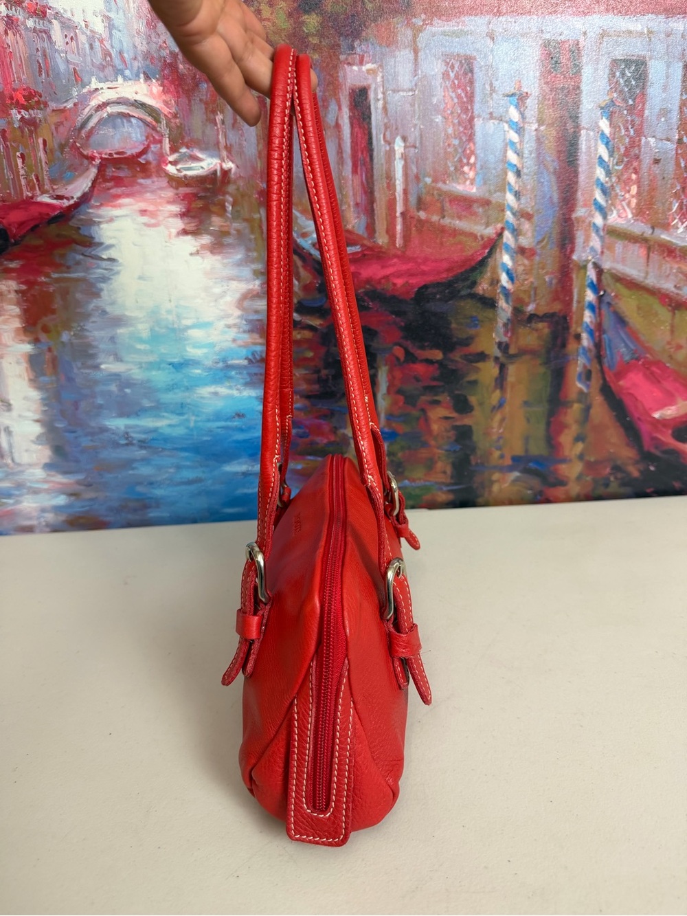Roots Made in Canada Red Leather East West Bowler Shoulder Bag - Picture 6 of 12